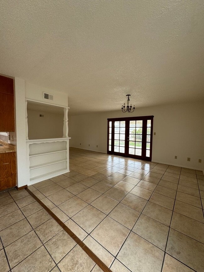 Building Photo - 3 Bedroom House on Tolowa Street