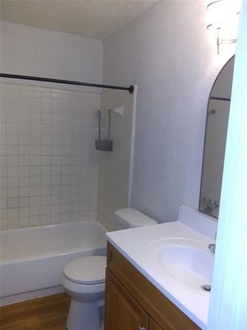 Building Photo - 733 Arrowhead Cir