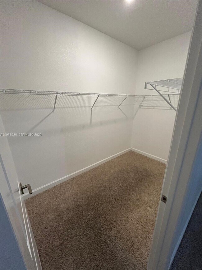 Building Photo - 624 SW 12th St