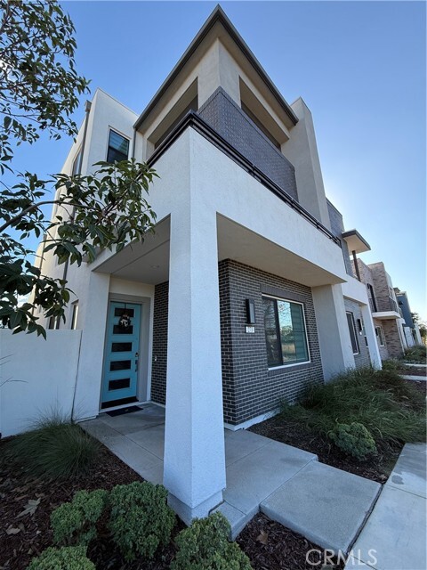 Building Photo - 273 Novel