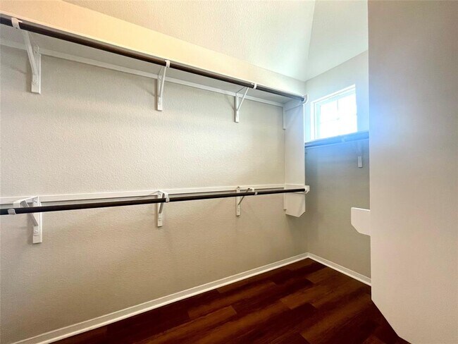 Building Photo - 6701 Wolf Pack Dr