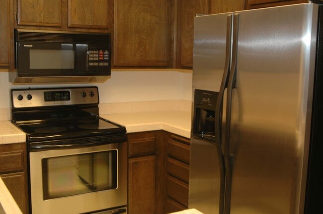 Building Photo - 10400 Caminito Cuervo