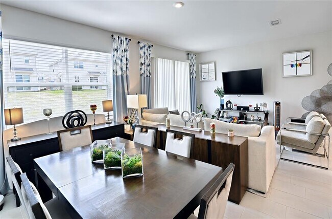 Building Photo - 1120 Lakeshore Breeze Pl