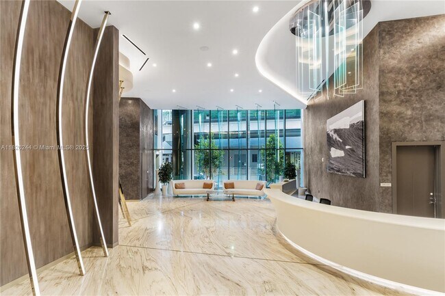 Building Photo - 1000 Brickell Plaza