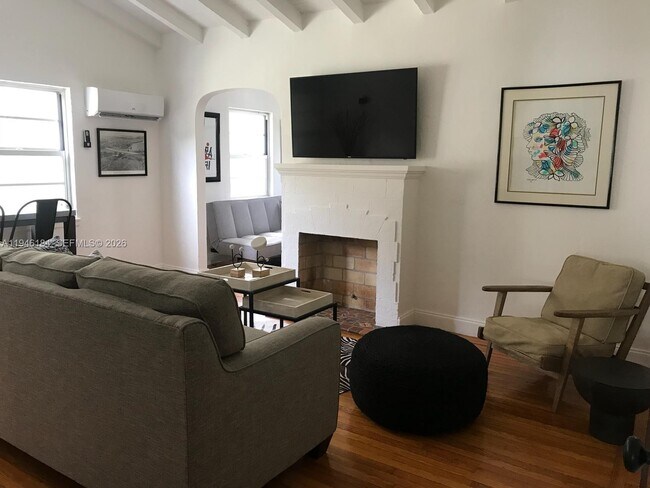 Building Photo - 1524 Euclid Ave