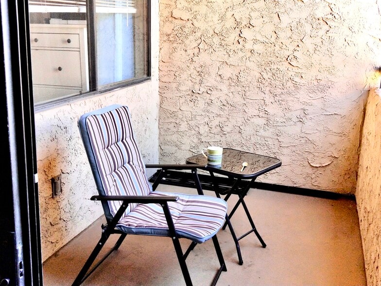 Building Photo - 10982 Roebling Ave