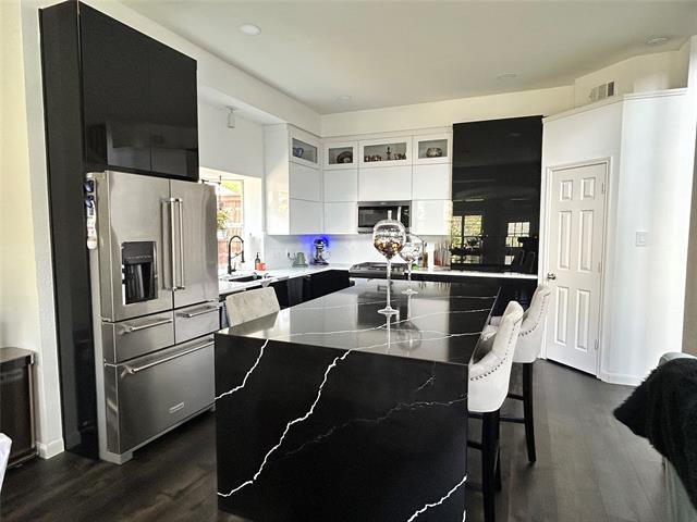 Building Photo - 6400 Sidney Ln