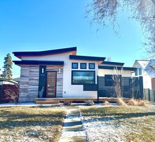 Exterior, fenced in front yard - 326 S Jasmine St
