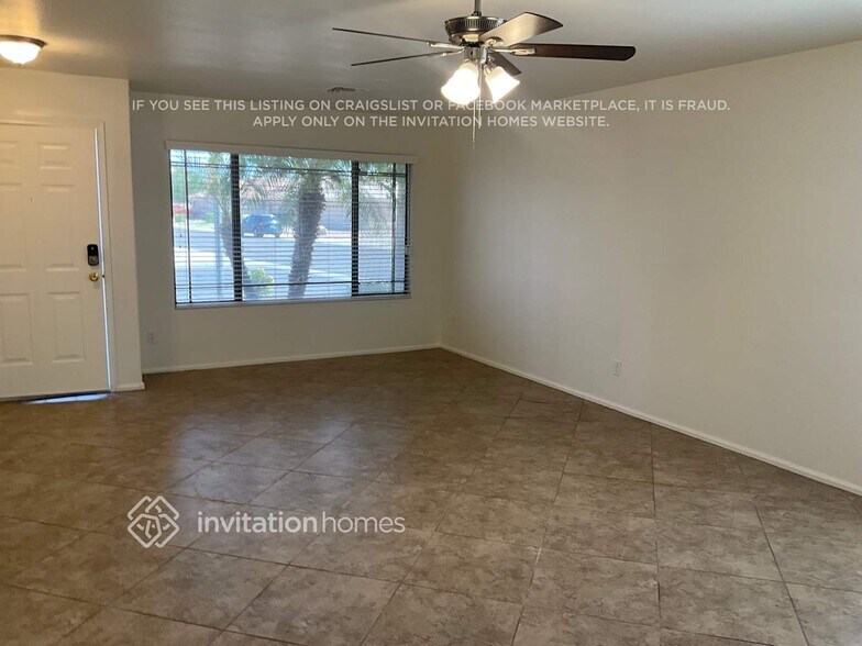 Building Photo - 13127 W Port Royale Ln