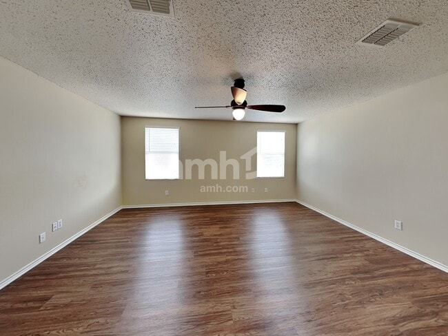 Building Photo - 16508 Jasmine Springs Dr