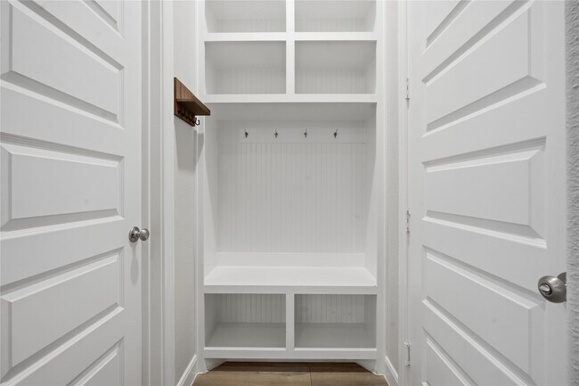 Building Photo - 719 Sandy Bay Ln