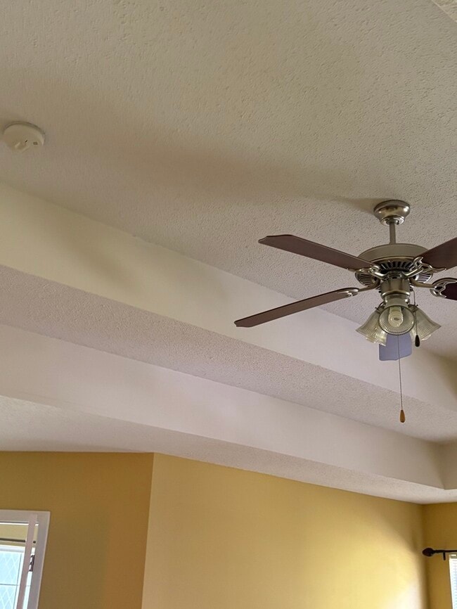 Building Photo - 90 Groves Wood Ct