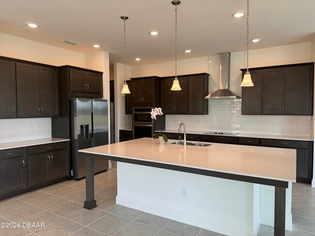 Building Photo - 2005 Divot Dr