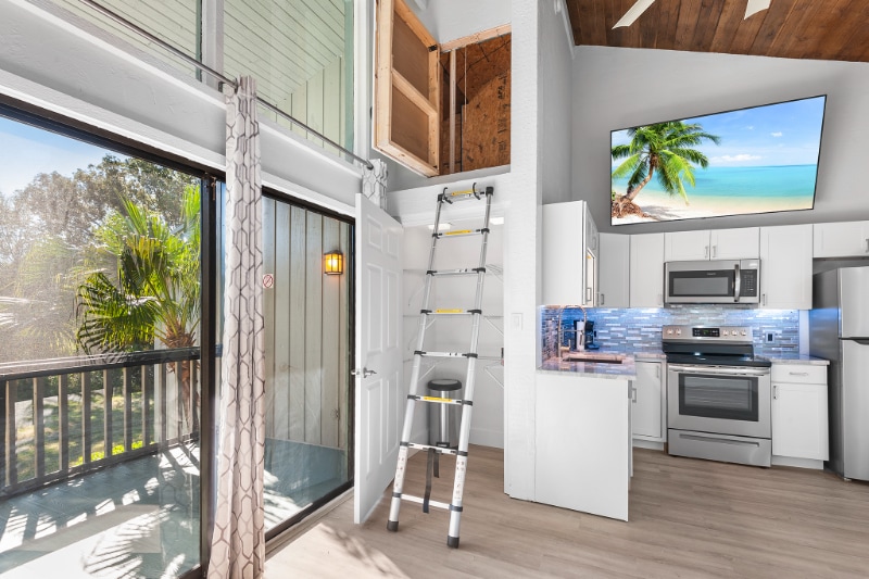 Building Photo - 2077 Corner Lake Dr