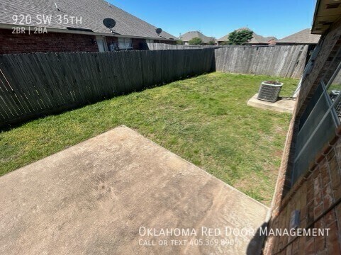 Building Photo - 920 SW 35th-