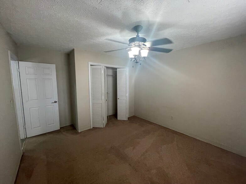 Building Photo - 68 Cedar Hill Cir