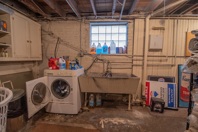 Building Photo - 7741 S Chappel Ave