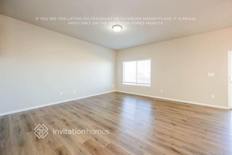 Building Photo - 11137 House Finch Ln