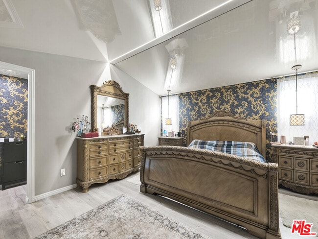 Building Photo - 6842 Ranchito Ave