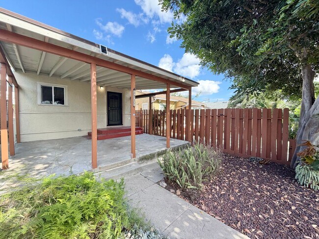 Building Photo - One Of A Kind 2 Bed / 2 Bath Home In The North Park Area of San Diego!