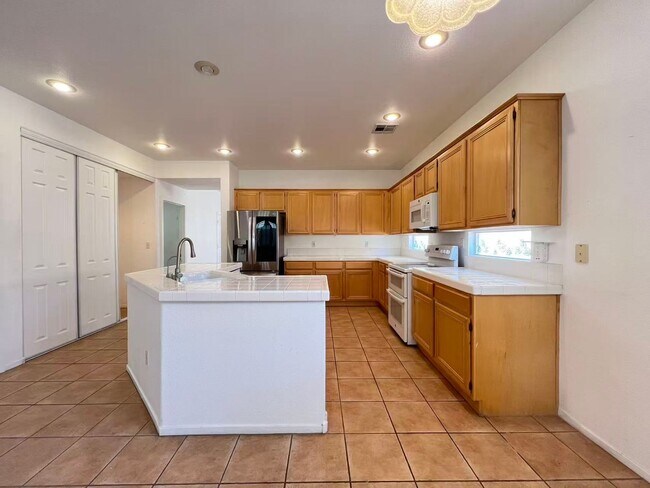 Building Photo - Wonderful Singal Story House located in Henderson