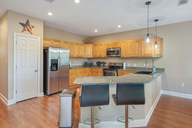 Building Photo - 406 Arbor Lake Dr