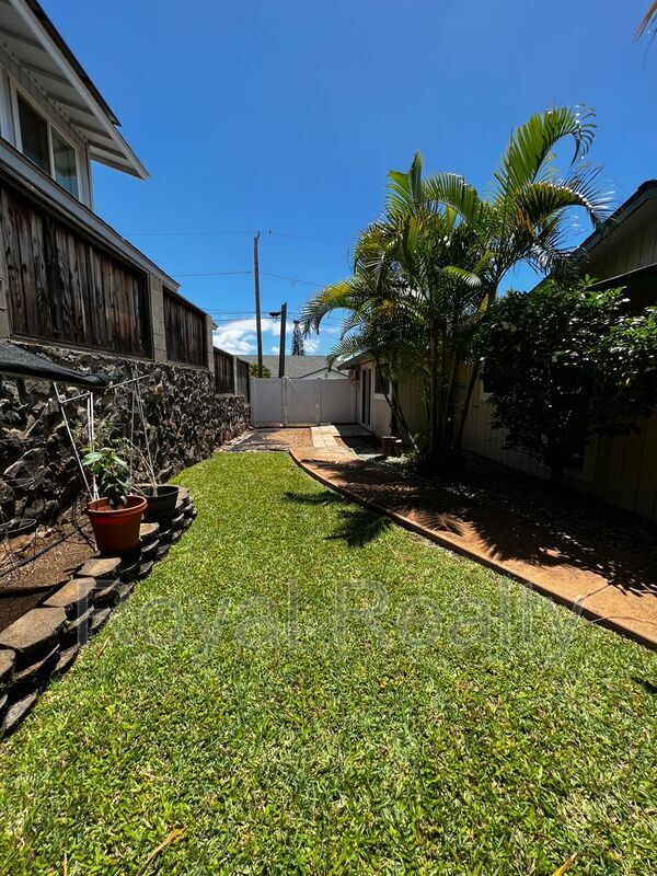 Building Photo - 167 Mahina St
