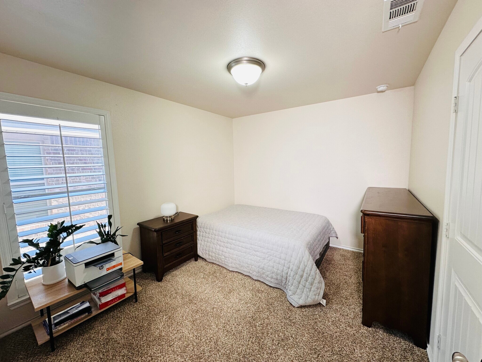 Building Photo - 1605 Revolution Dr