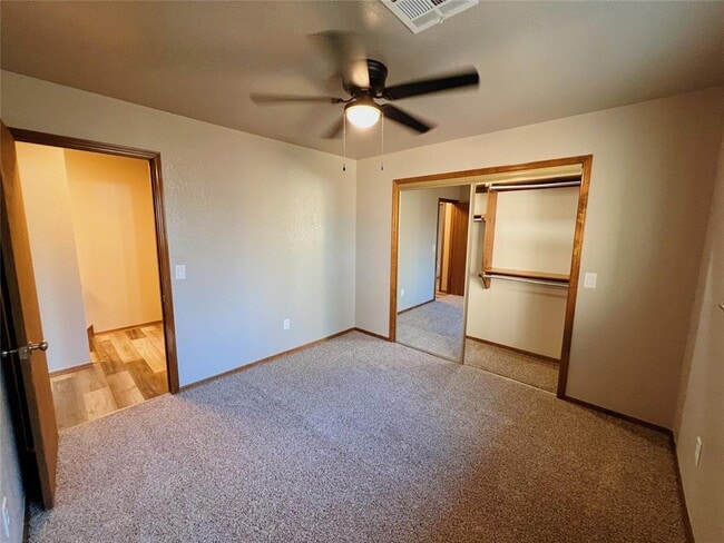 Building Photo - 213 Woodbridge Cir