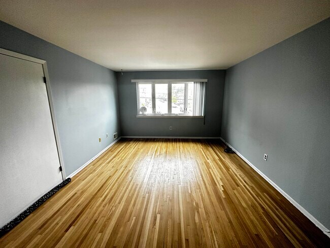 Building Photo - 609 Sussex St