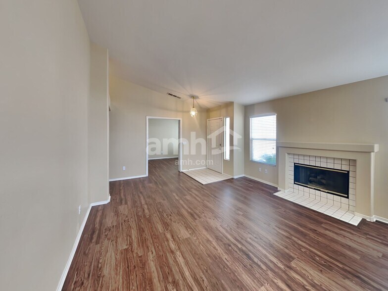 Building Photo - 1812 Sierra Valley Way