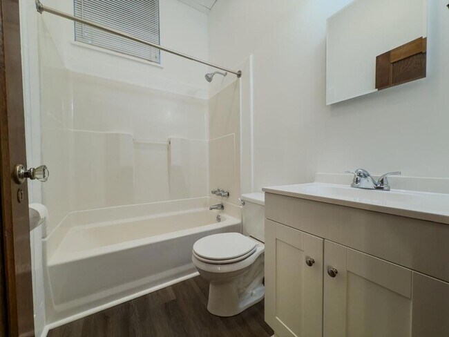 Building Photo - 2229 Napoleon Ave