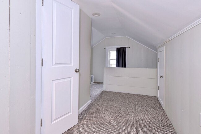 Building Photo - Delightful Home in Brandon Heights