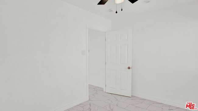 Building Photo - 2239 W Lincoln St