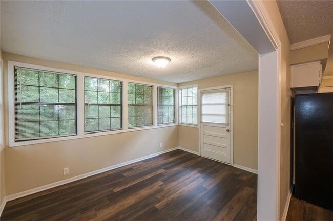 Building Photo - 3038 Courtney Dr