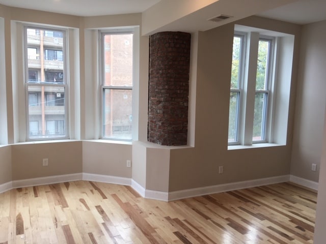 Building Photo - 308 S Highland Ave