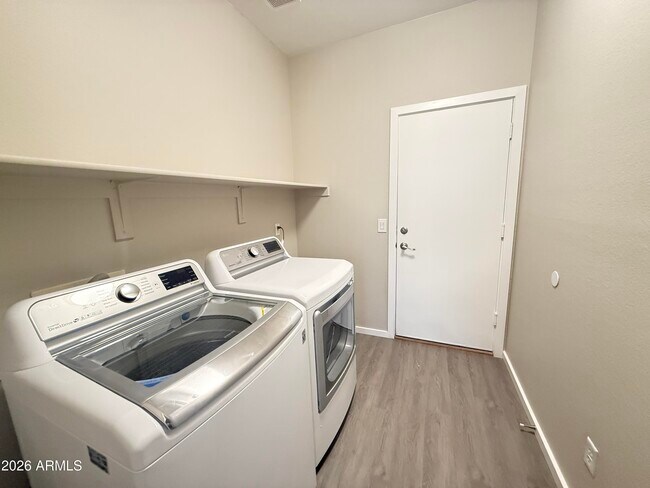 Building Photo - 212 S 124th Ave
