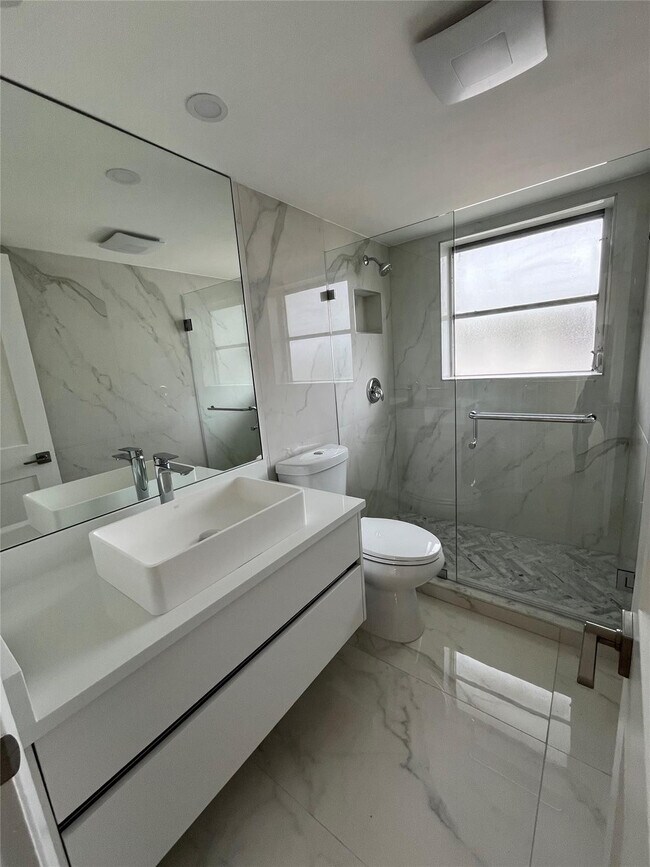 Building Photo - 3150 N Course Ln