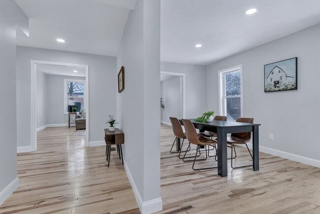 Building Photo - 73 Walnut St