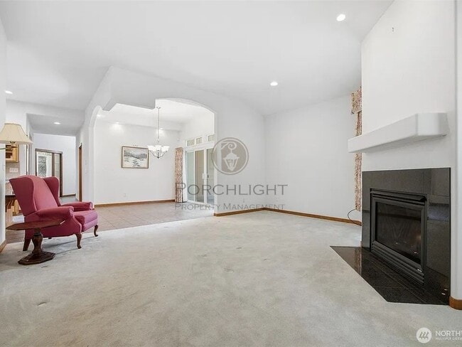 Building Photo - 237 Creekview Crest