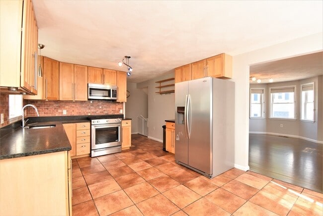 Building Photo - 191 Adams St