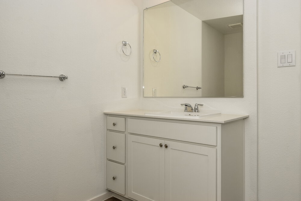 Building Photo - 928 Calley Pear Trl