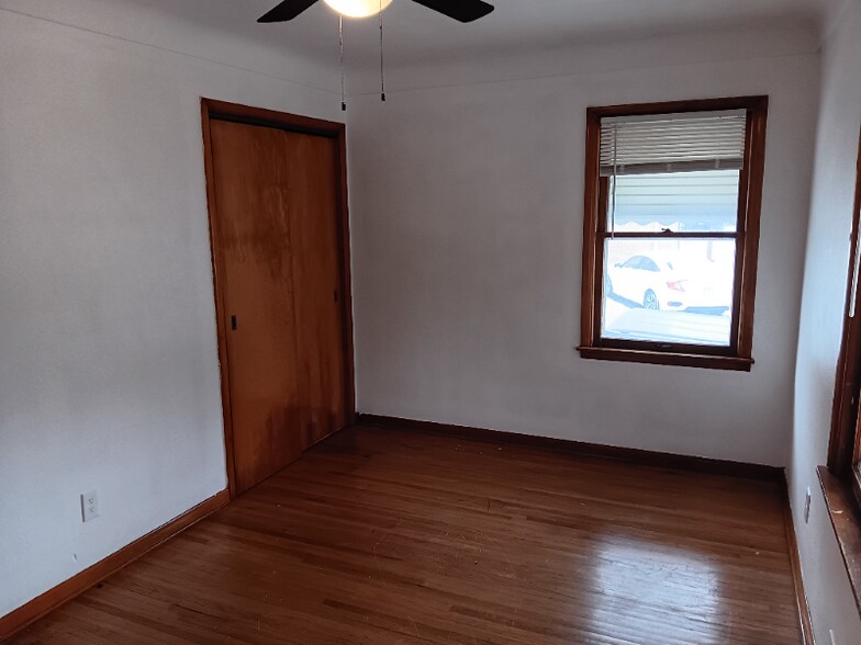 Building Photo - 640 N Summit St