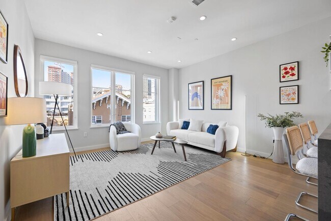 Building Photo - 693 Sutter St