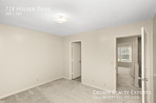 Building Photo - 718 Holder Dr