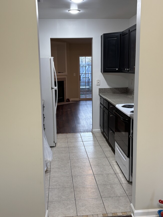 kitchen - 1647 Dexter Ln