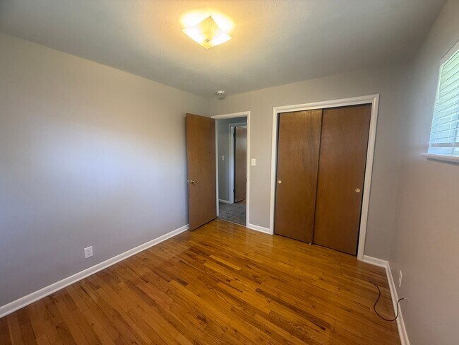 Building Photo - $0 DEPOSIT OPTION! SPACIOUS 5-BEDROOM HOME WITH FINISHED BASEMENT & 2 CAR GARAGE