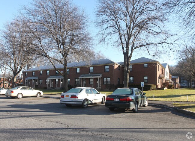 Colonial Gardens - 206-208 Flatbush Ave Kingston NY 12401 | Apartment