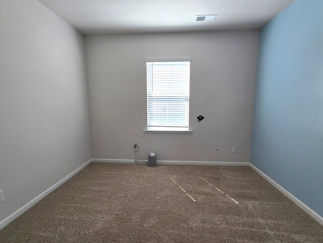 Building Photo - 276 Olivia Ct