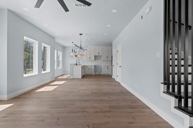 Building Photo - 1116 E Oleander St